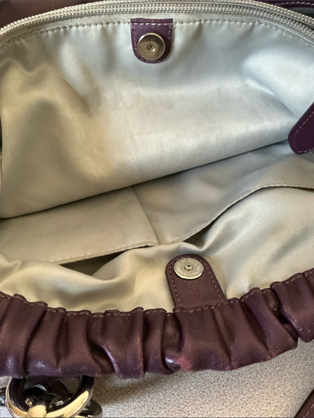 Genuine leather authentic Coach bag. In pre owned condition - Picture 7 of 9
